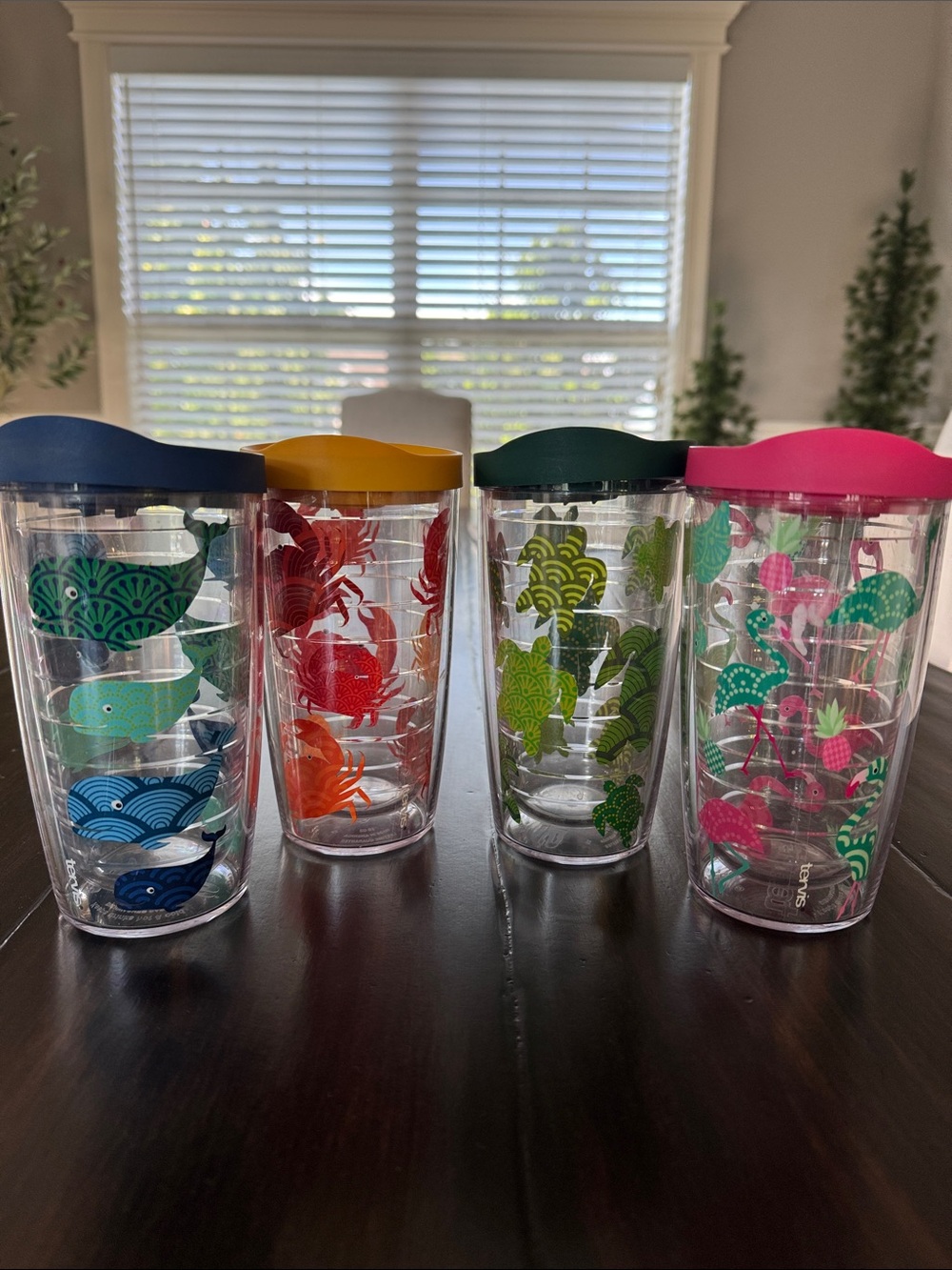 Tervis Tumbler Beach Critter set of 4 with lids. 16oz